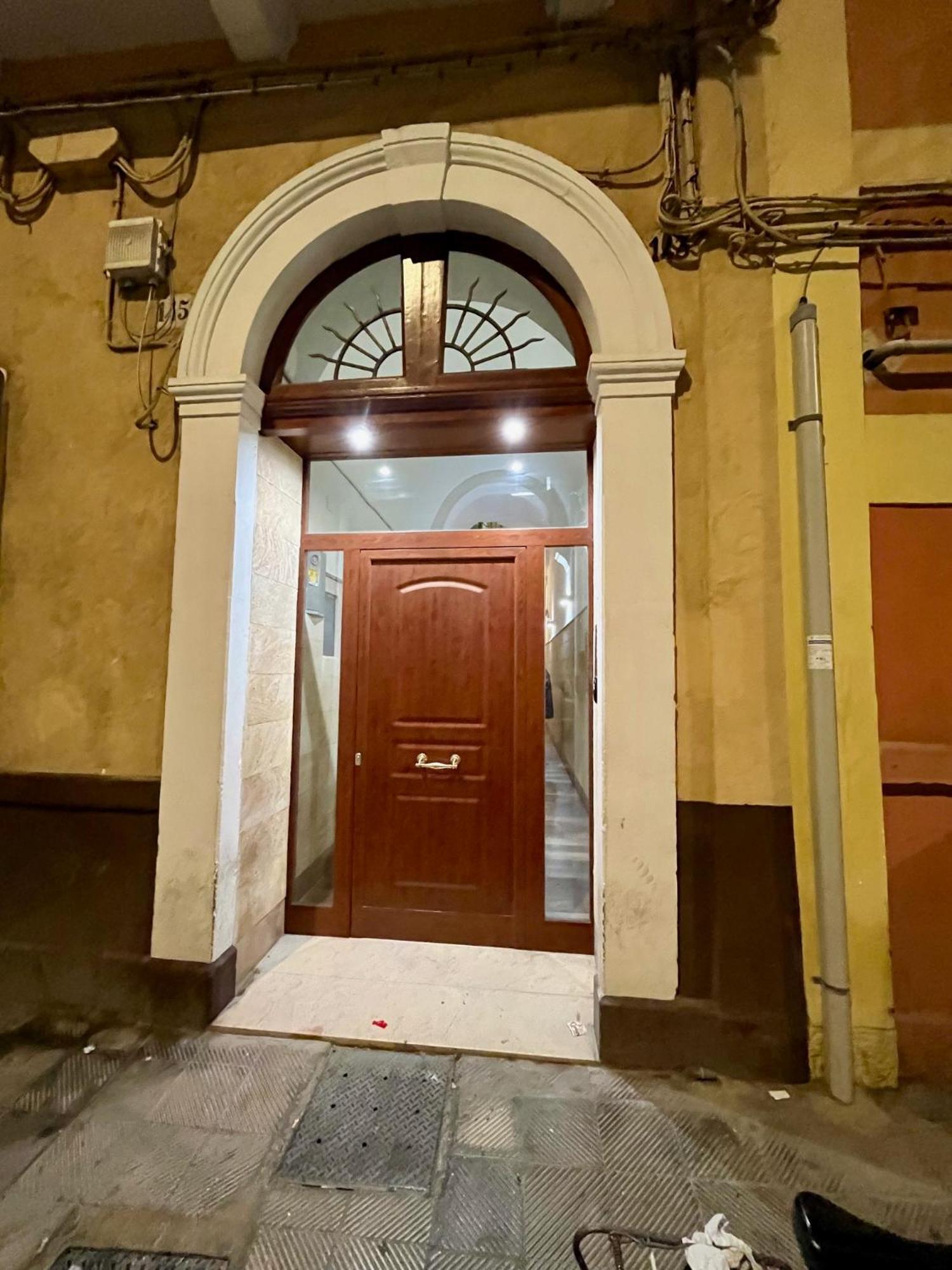 Mada'S Apartment Comfort Бари Экстерьер фото
